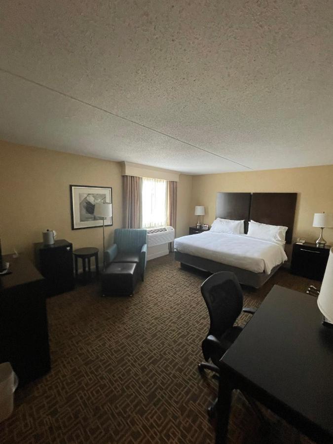 Express Penn's Landing By Ihg Hotel 3*