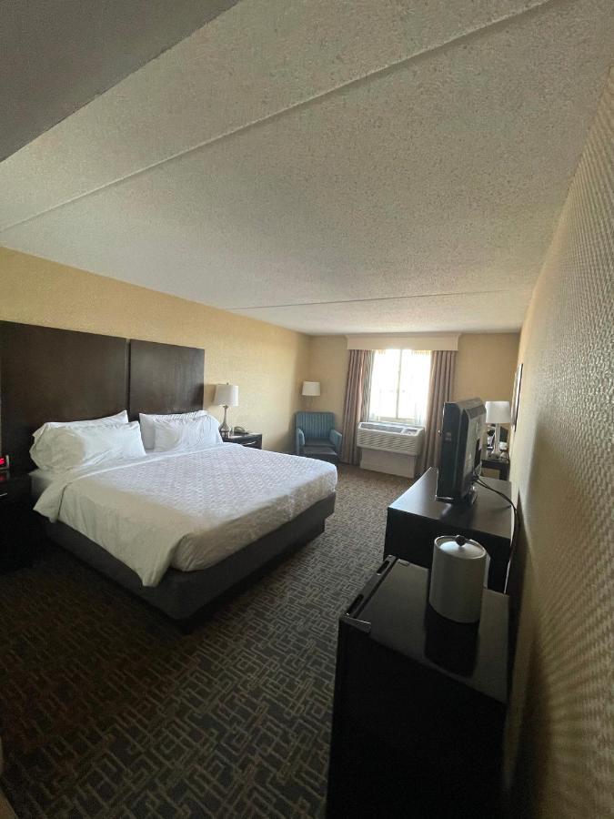 Holiday Express Penn's Landing By Ihg Hotel