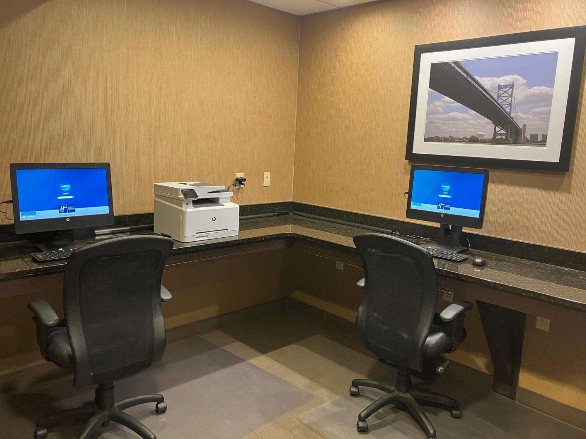 Express Penn's Landing By Ihg