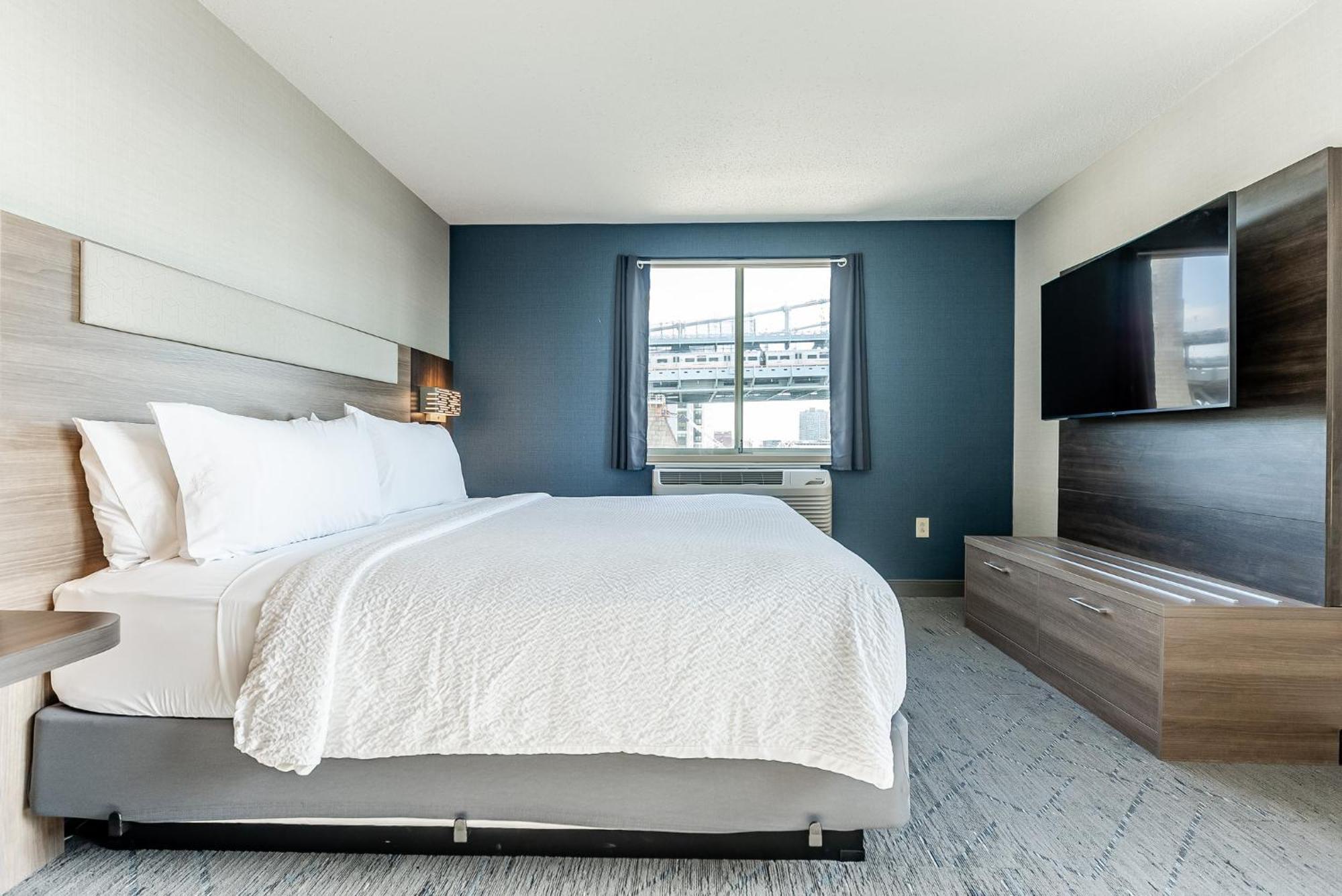 Express Penn's Landing By Ihg Hotel 3*