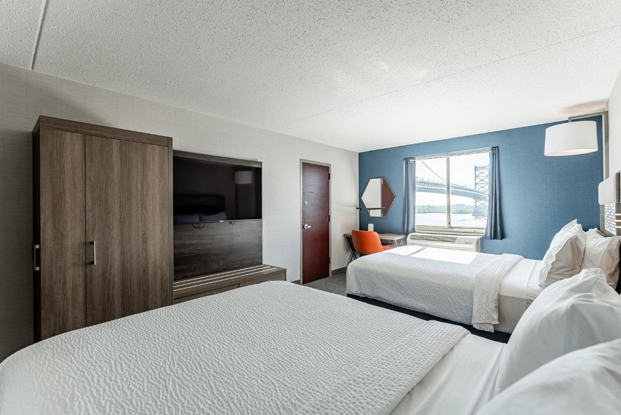 Express Penn's Landing By Ihg Hotel 3*