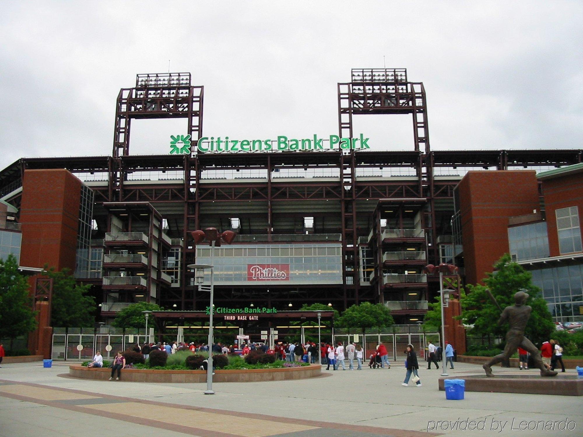 Express Penn's Landing By Ihg Hotel 3*