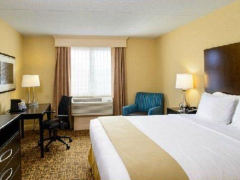 Hotel Express Penn's Landing By Ihg