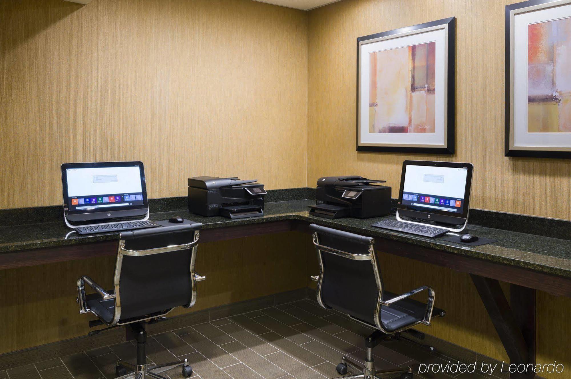 Express Penn's Landing By Ihg Hotel 3*