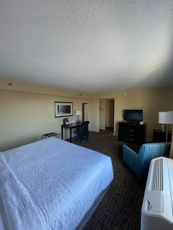 Hotel Holiday Express Penn's Landing By Ihg 3*
